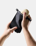 Matador | FlatPak V2 Soap Bar Case | 防水 | 便攜旅行肥皂袋 | 洗髮水 | 皂液 | 化妆品 | 防漏 | 沐浴 | 番梘
