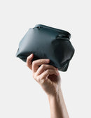 Matador | FlatPak V2 Waterproof Toiletry Case 2L | 防水盥洗包 | 完全防漏防水 | IPX7 + 捲口