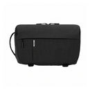 Incase DSLR Sling Pack with Woolenex 專業單眼相機包 - 石墨黑，採用 Woolenex 羊毛聚酯材料 ，相容 13” MacBook Air(Retina) 以下尺寸筆電 。單肩斜背設計可快速拿取相機 ，可自由調整間距的內部收納空間 ，可收納 1 機 2 鏡頭或外接閃光燈 。額外收納外接閃光燈及其他配備 ，筆記型電腦獨立隔層 ，絨毛內襯設計安全保護設備 ，符合人體工學的肩背帶設計 。背墊透氣網眼布材質 ，側邊可穩固腳架，方便收納 。