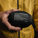 Freefly Packable Duffle 可在您需要時提供 30 升的防風雨空間，在您不需要時幾乎消失。超輕 UHMWPE 增強 Robic® 尼龍具有非凡的耐用性，而 UTS 塗層、密封接縫和密封拉鍊則具有防風雨設計。可調節肩帶和多個把手提供多種攜帶選擇。搭扣壓縮帶可以配置成背包帶，固定到貨物架，或連接外部設備。超長主隔層拉鍊和額外的前後口袋提供組織。要收起，請倒置到網眼前袋中或使用隨附的網眼壓縮袋進一步壓縮。